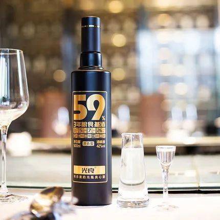 跑赢梯次竞争时代 明星光瓶酒的全景生态初探